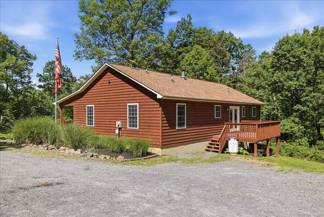 323 S TIMBER RIDGE RD, Cross Junction, VA 22625
