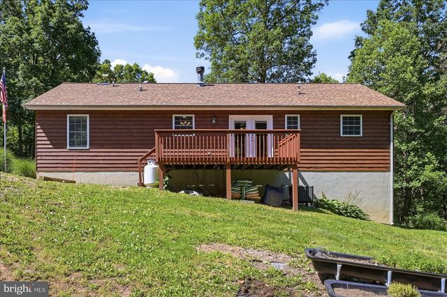 323 S TIMBER RIDGE RD, Cross Junction, VA 22625