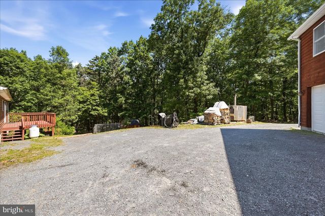 323 S TIMBER RIDGE RD, Cross Junction, VA 22625