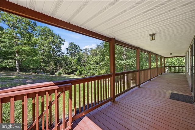 323 S TIMBER RIDGE RD, Cross Junction, VA 22625