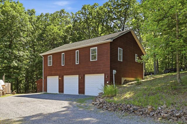 323 S TIMBER RIDGE RD, Cross Junction, VA 22625