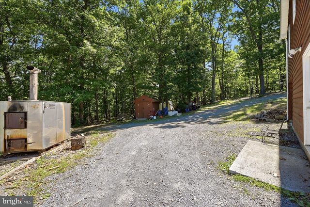 323 S TIMBER RIDGE RD, Cross Junction, VA 22625