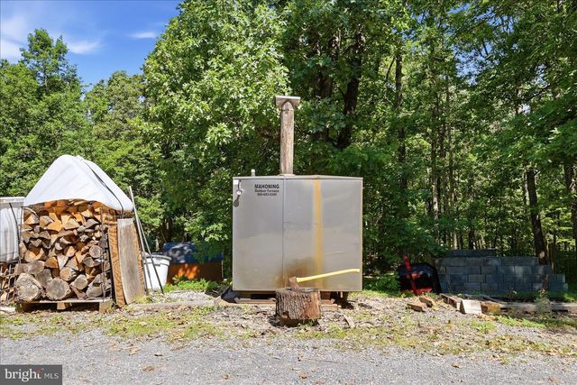 323 S TIMBER RIDGE RD, Cross Junction, VA 22625