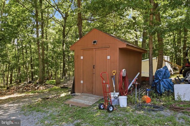 323 S TIMBER RIDGE RD, Cross Junction, VA 22625