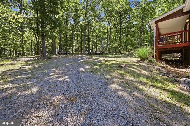 323 S TIMBER RIDGE RD, Cross Junction, VA 22625