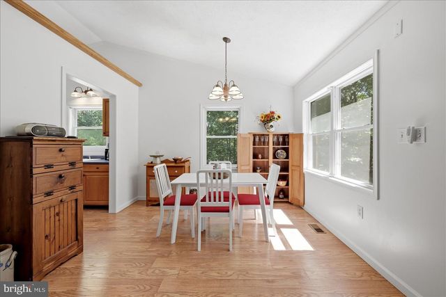 323 S TIMBER RIDGE RD, Cross Junction, VA 22625