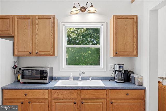 323 S TIMBER RIDGE RD, Cross Junction, VA 22625