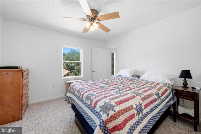 323 S TIMBER RIDGE RD, Cross Junction, VA 22625