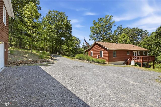 323 S TIMBER RIDGE RD, Cross Junction, VA 22625