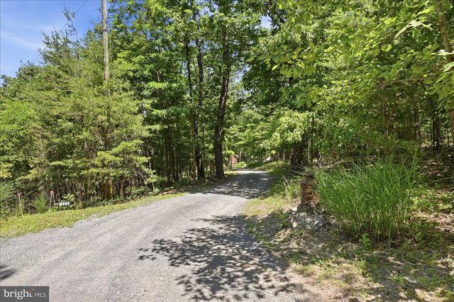 323 S TIMBER RIDGE RD, Cross Junction, VA 22625