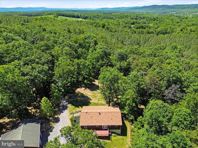 323 S TIMBER RIDGE RD, Cross Junction, VA 22625