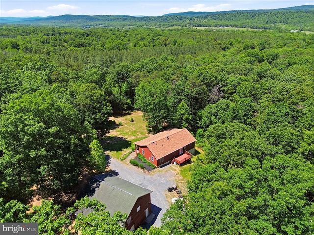 323 S TIMBER RIDGE RD, Cross Junction, VA 22625