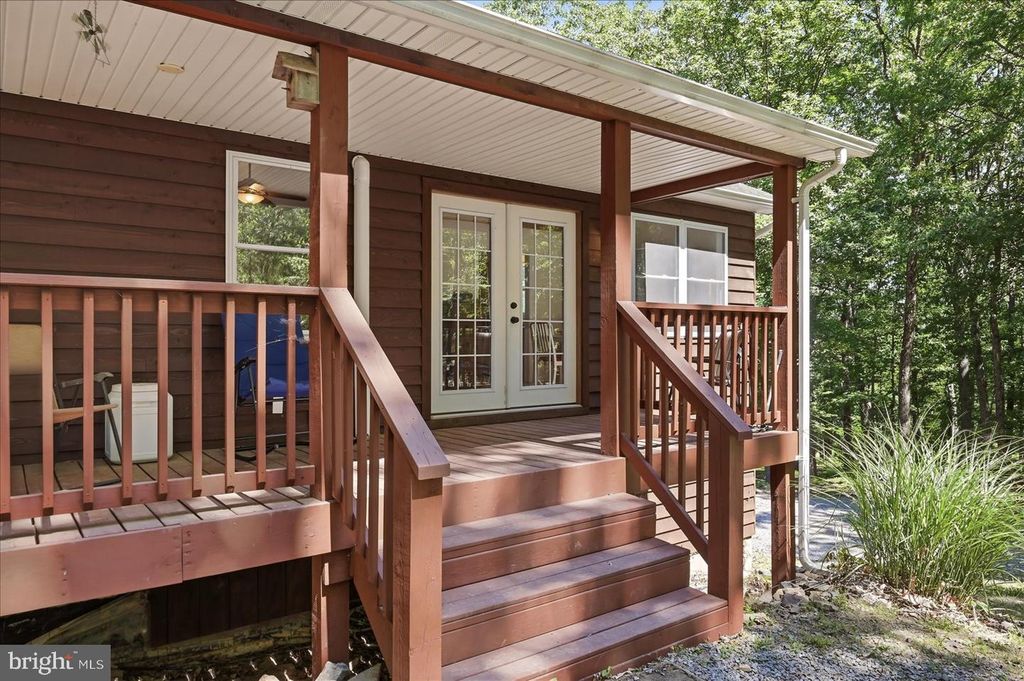 323 S TIMBER RIDGE RD, Cross Junction, VA 22625