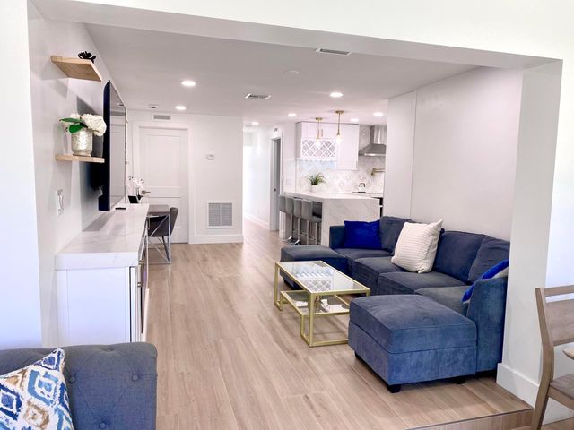 118 SW 9th Avenue, Delray Beach, FL 33444