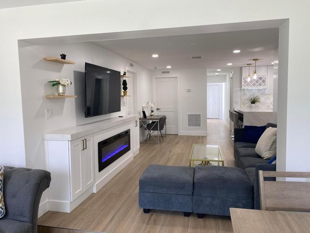 118 SW 9th Avenue, Delray Beach, FL 33444