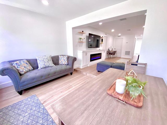 118 SW 9th Avenue, Delray Beach, FL 33444