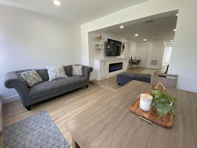 118 SW 9th Avenue, Delray Beach, FL 33444