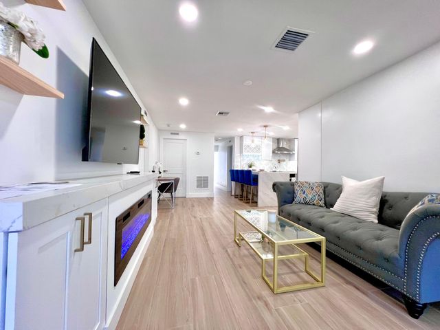 118 SW 9th Avenue, Delray Beach, FL 33444