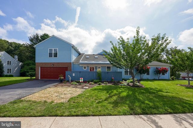 220 WINDING HILL DR, Lancaster, PA 17601
