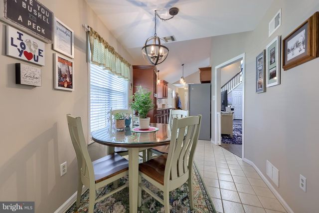 220 WINDING HILL DR, Lancaster, PA 17601