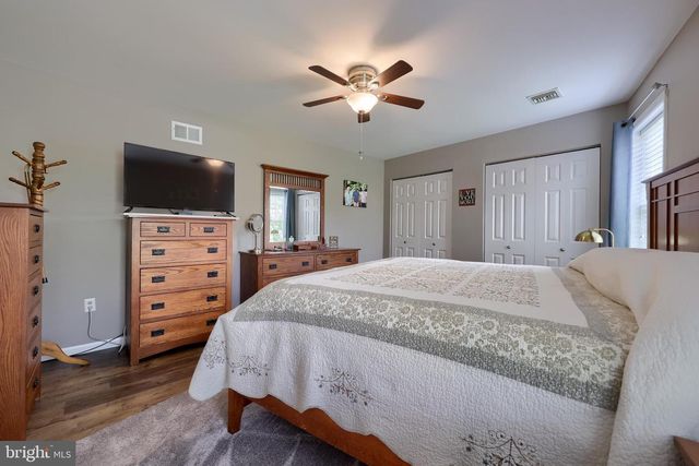 220 WINDING HILL DR, Lancaster, PA 17601