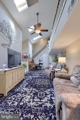 220 WINDING HILL DR, Lancaster, PA 17601