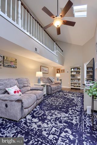 220 WINDING HILL DR, Lancaster, PA 17601
