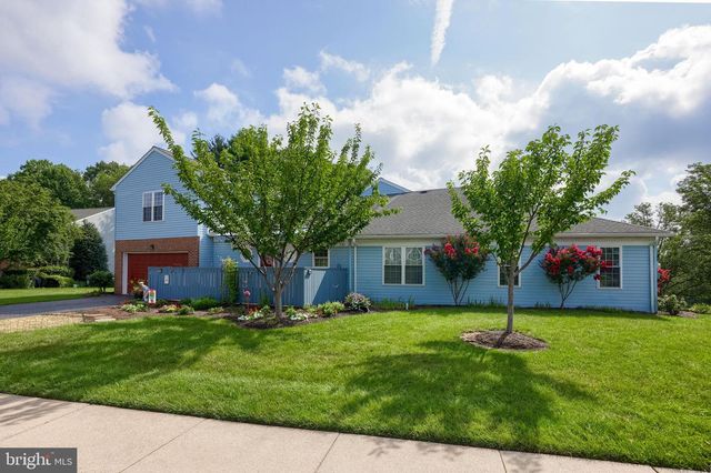 220 WINDING HILL DR, Lancaster, PA 17601