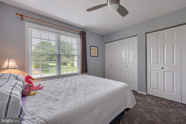 220 WINDING HILL DR, Lancaster, PA 17601