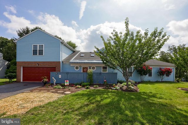 220 WINDING HILL DR, Lancaster, PA 17601