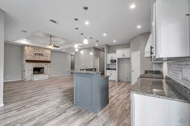 1907 N Fairgrounds Rd, Midland, TX 79705