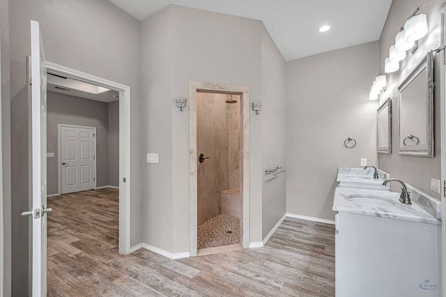 1907 N Fairgrounds Rd, Midland, TX 79705