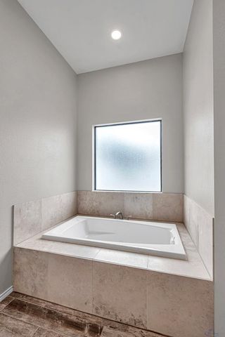 1907 N Fairgrounds Rd, Midland, TX 79705