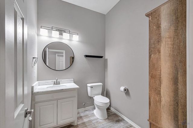 1907 N Fairgrounds Rd, Midland, TX 79705