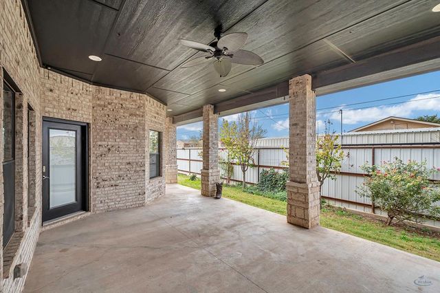 1907 N Fairgrounds Rd, Midland, TX 79705