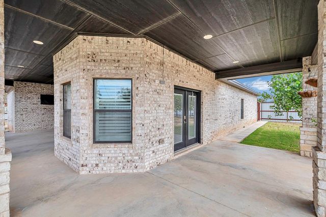 1907 N Fairgrounds Rd, Midland, TX 79705