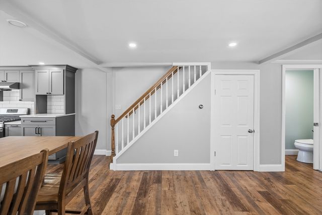 32 Harkaway Rd 32, North Andover, MA 01845