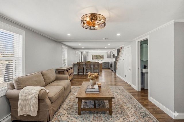32 Harkaway Rd 32, North Andover, MA 01845