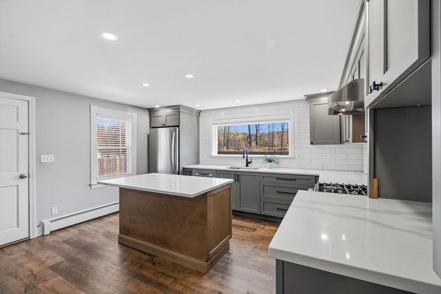 32 Harkaway Rd 32, North Andover, MA 01845