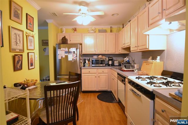 4 Chanda Court, Clifton, NJ 07012