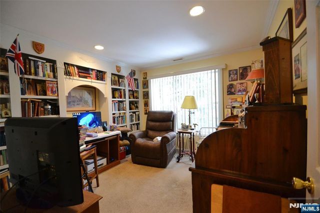 4 Chanda Court, Clifton, NJ 07012