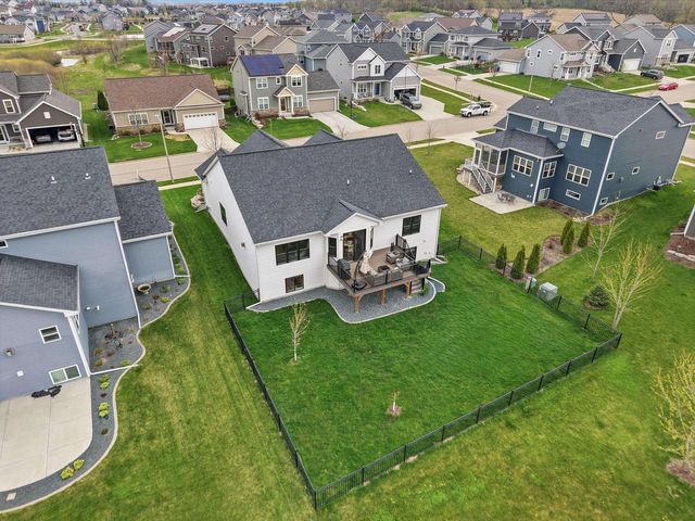6071 Shooting Star Court, Mcfarland, WI 53558