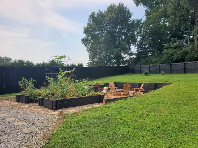 290 Crusaw Dr, Clarksville, TN 37043