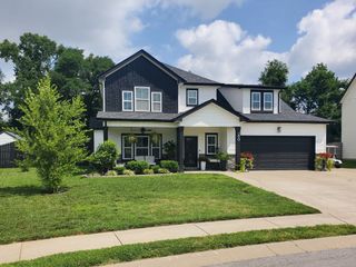 290 Crusaw Dr, Clarksville, TN 37043