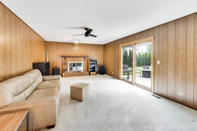 1207 W Thomas Street, Arlington Heights, IL 60004