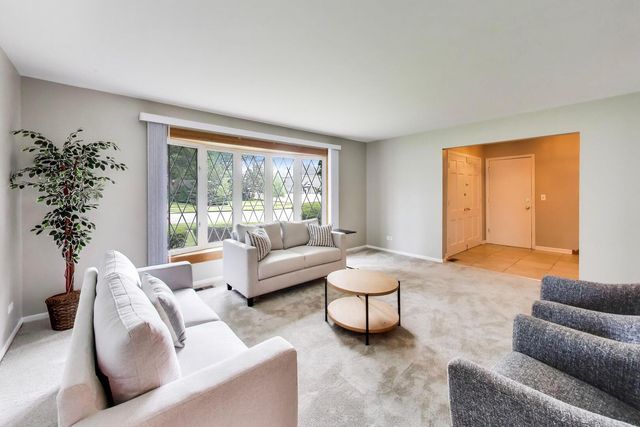 1207 W Thomas Street, Arlington Heights, IL 60004
