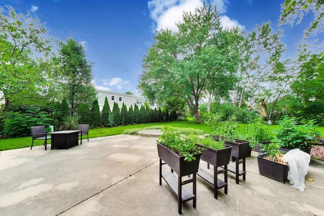 1207 W Thomas Street, Arlington Heights, IL 60004