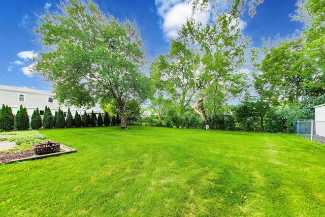 1207 W Thomas Street, Arlington Heights, IL 60004