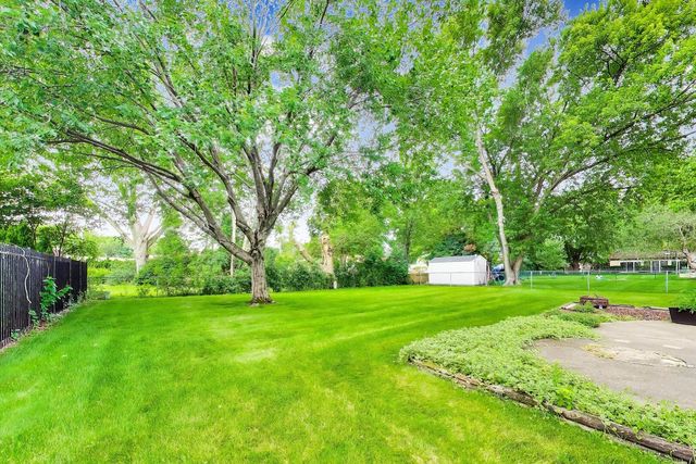 1207 W Thomas Street, Arlington Heights, IL 60004