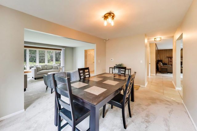 1207 W Thomas Street, Arlington Heights, IL 60004